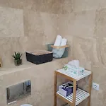 Lovely Near Center & Free Parking Apartman *