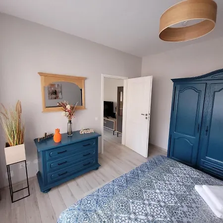 Lovely Near Center & Free Parking Apartment