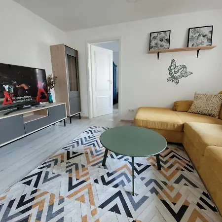 Lovely Near Center & Free Parking *