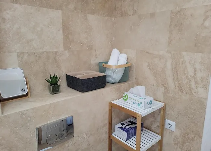 Lovely Near Center & Free Parking Apartament *