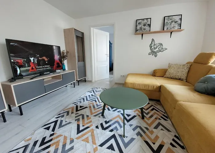 Lovely Near Center & Free Parking *